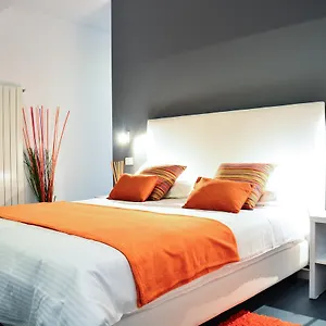 https://living-aparthotel.bucharesthotelsnow.com